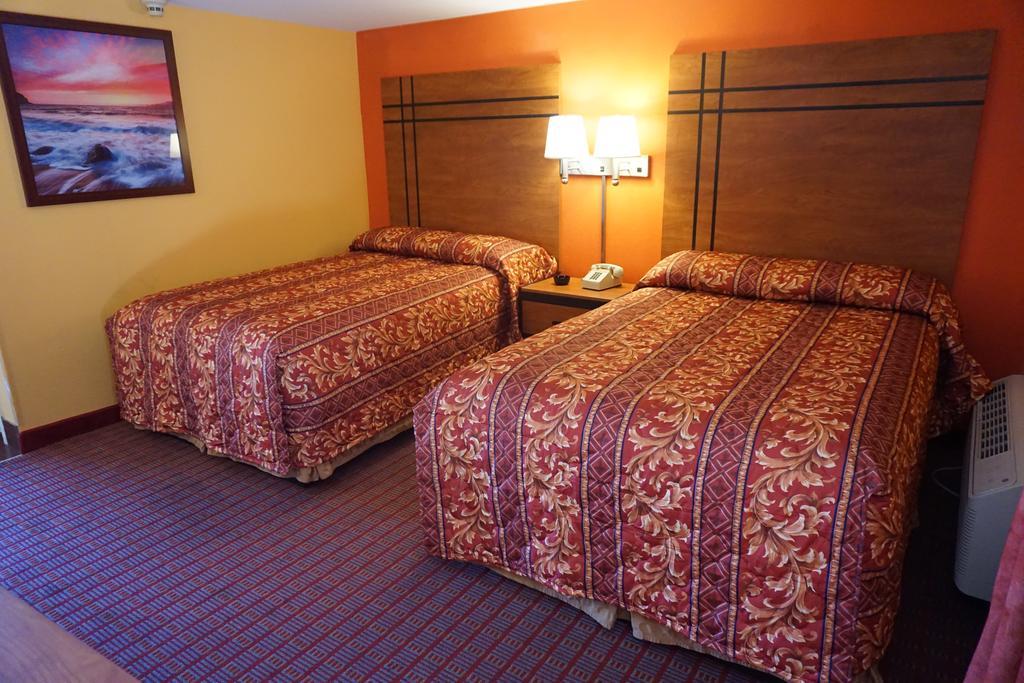 Rodeway Inn Vineland Exterior photo